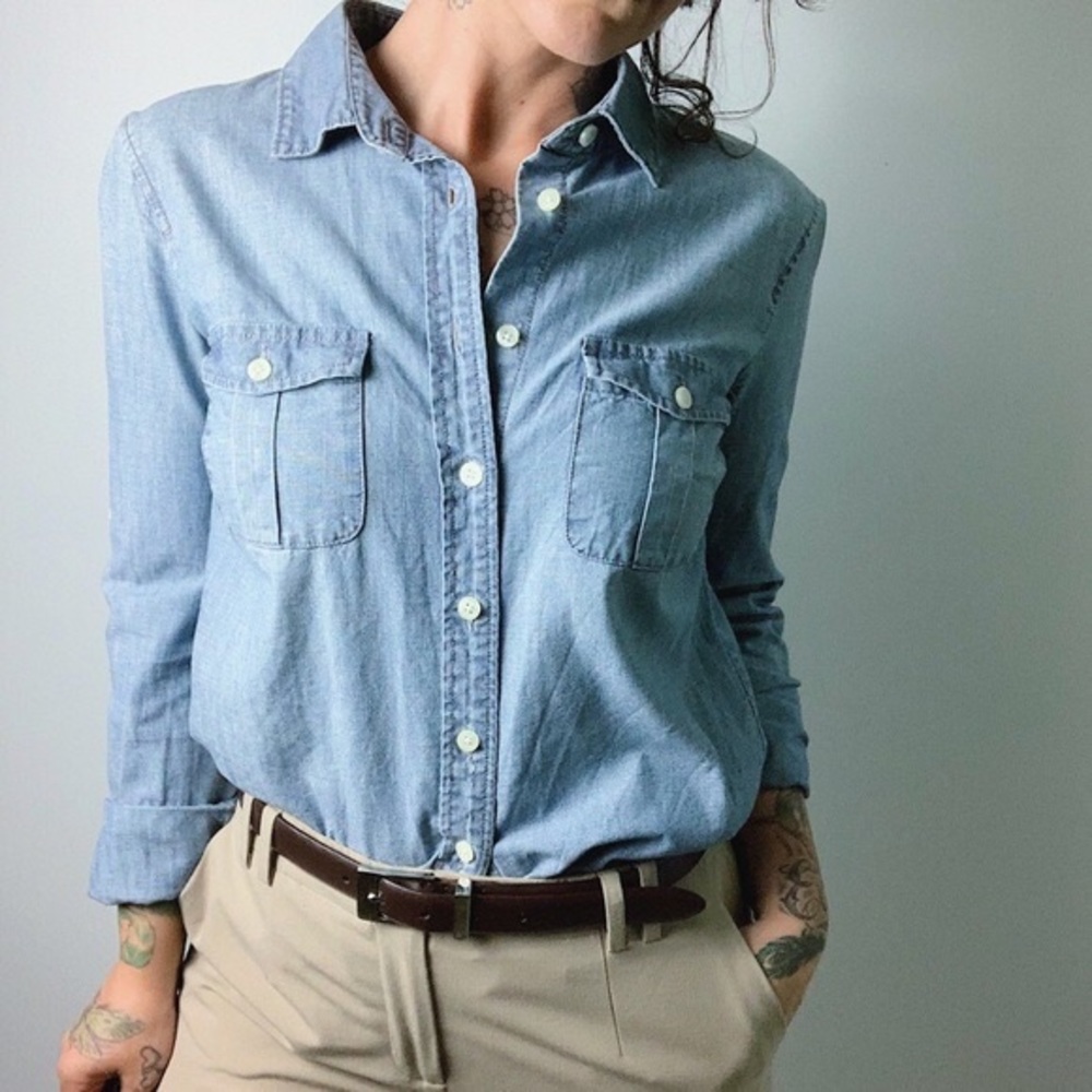 J Crew Perfect Fit Chambray Button Up